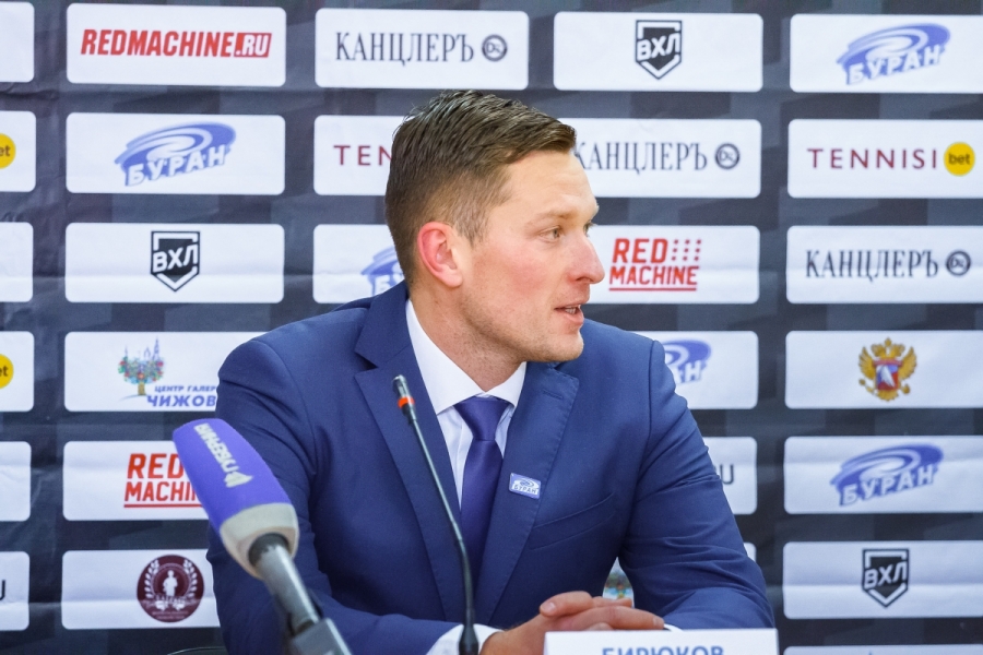 Михаил Бирюков поздравил болельщиков с Новым годом!