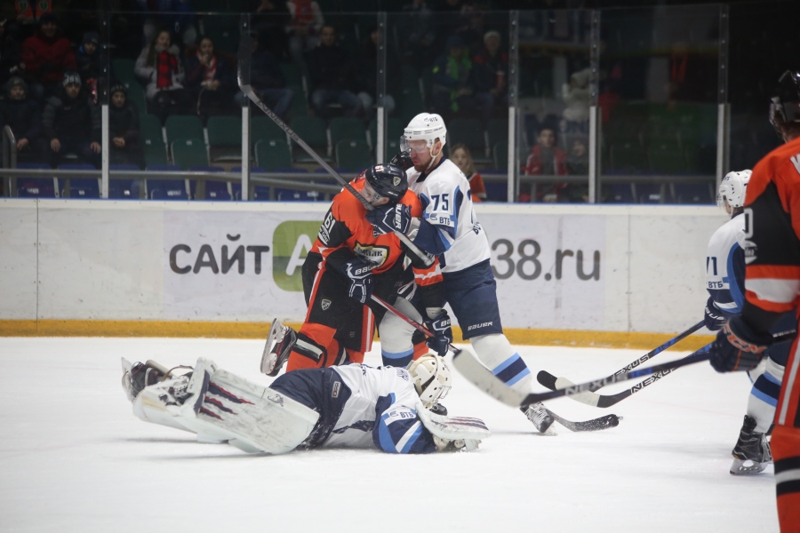 "Буран" уступил в Ангарске 2-4